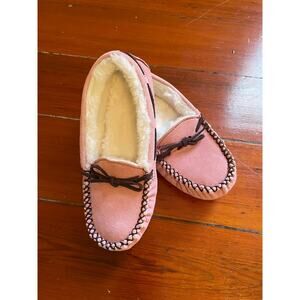 LAMO Pink Faux Suede Moccasin Slippers Faux Fur Lined Indoor Outdoor